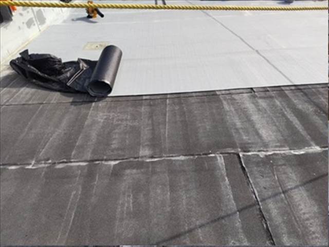 屋上防水工事　シート敷設