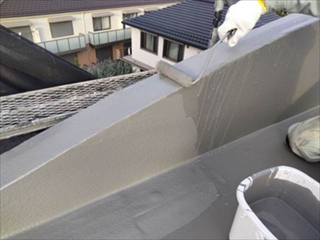 屋上防水工事　トップコート塗布