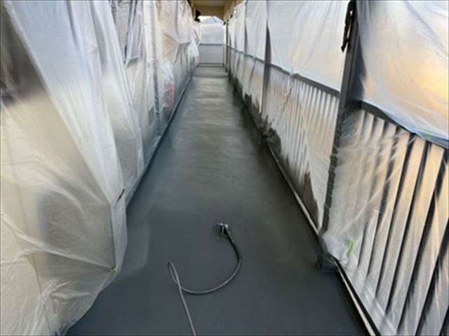 廊下防水工事　トップコート塗布