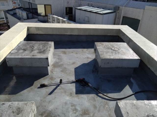 屋上塔屋防水工事　高圧洗浄　